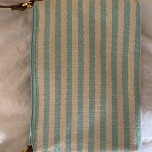 Tommy Hilfiger Striped Canvas Purse !! 🦋 - Picture 2 of 5